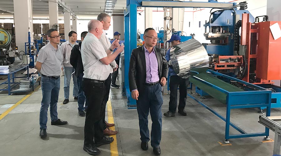 三年疫情后首訪！英國(guó)客戶Buyitdirec蒞臨金環(huán)電器視察