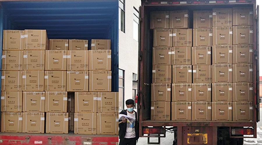 集裝箱裝柜進行時！金環(huán)電器客戶迷你洗衣機順利發(fā)貨！