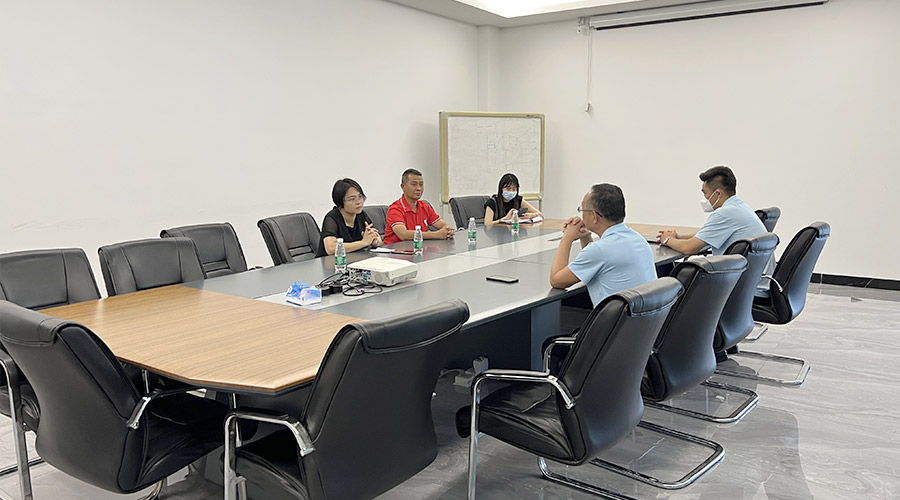 排憂難 提信心！鶴城鎮(zhèn)書記蒞臨金環(huán)電器開展暖企活動