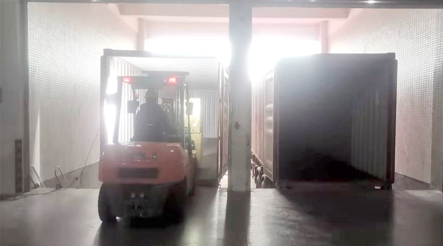 齊心協(xié)力為客戶！春節(jié)期間金環(huán)電器人員加班加點發(fā)貨